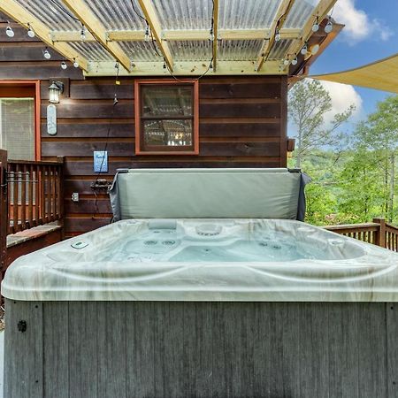 Trout N' About Your Blue Ridge Mountains Retreat, Hot Tub + Game Room! Ellijay Eksteriør bilde