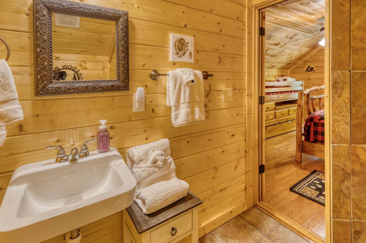 Trout N' About Your Blue Ridge Mountains Retreat, Hot Tub + Game Room! Ellijay Eksteriør bilde