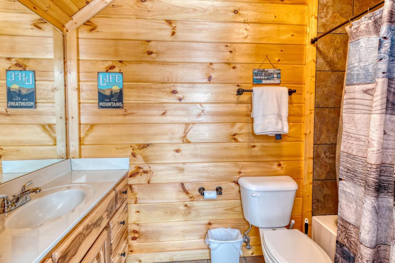 Trout N' About Your Blue Ridge Mountains Retreat, Hot Tub + Game Room! Ellijay Eksteriør bilde