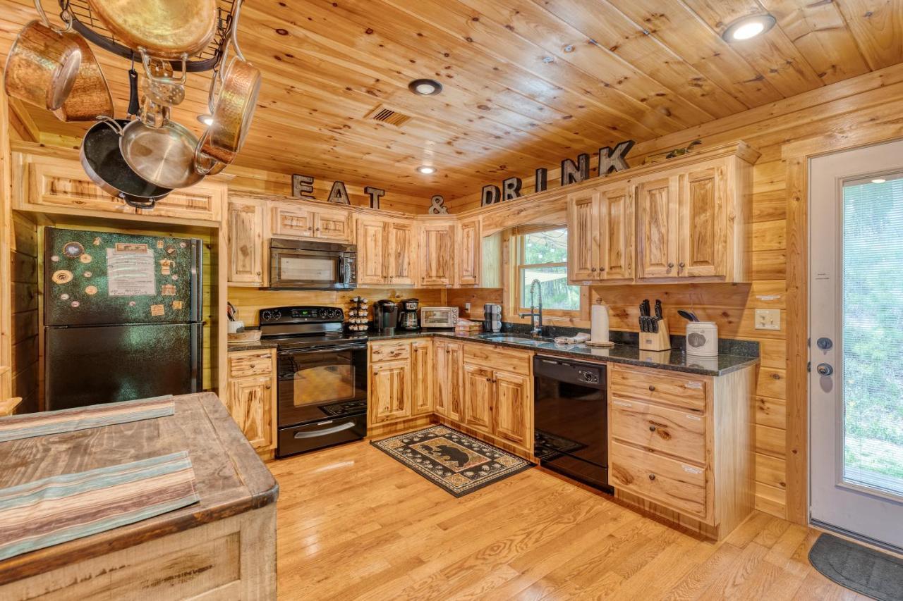 Trout N' About Your Blue Ridge Mountains Retreat, Hot Tub + Game Room! Ellijay Eksteriør bilde
